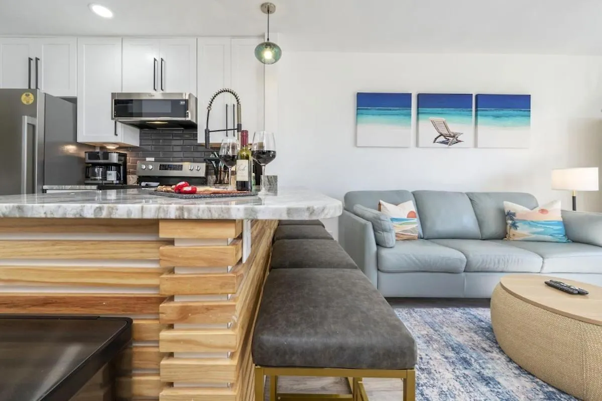 Emerald Gem Beach Svc Included Destin Holiday home