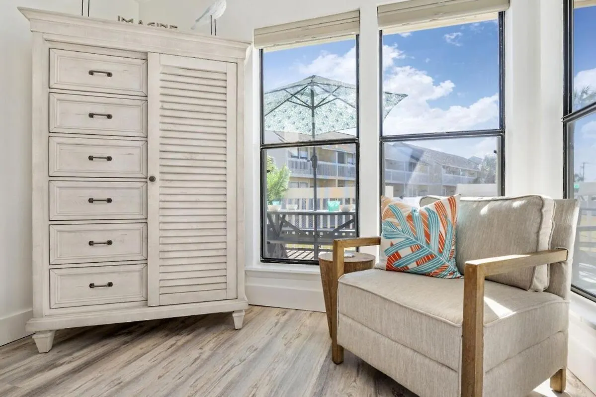 Emerald Gem Beach Svc Included Destin 0*,  United States