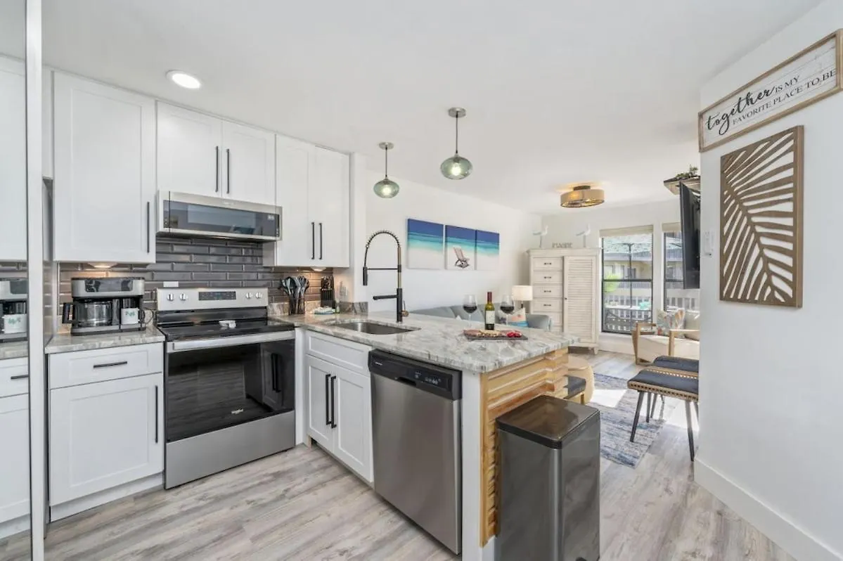 Emerald Gem Beach Svc Included Destin Holiday home