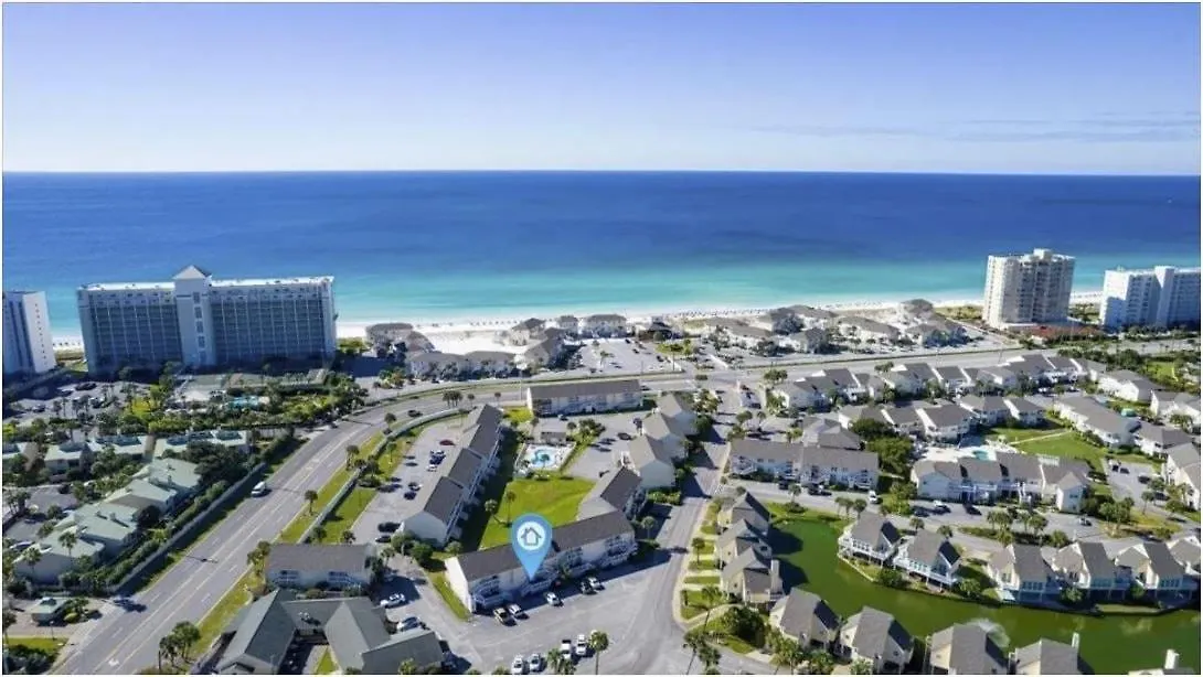 Emerald Gem Beach Svc Included Destin Holiday home